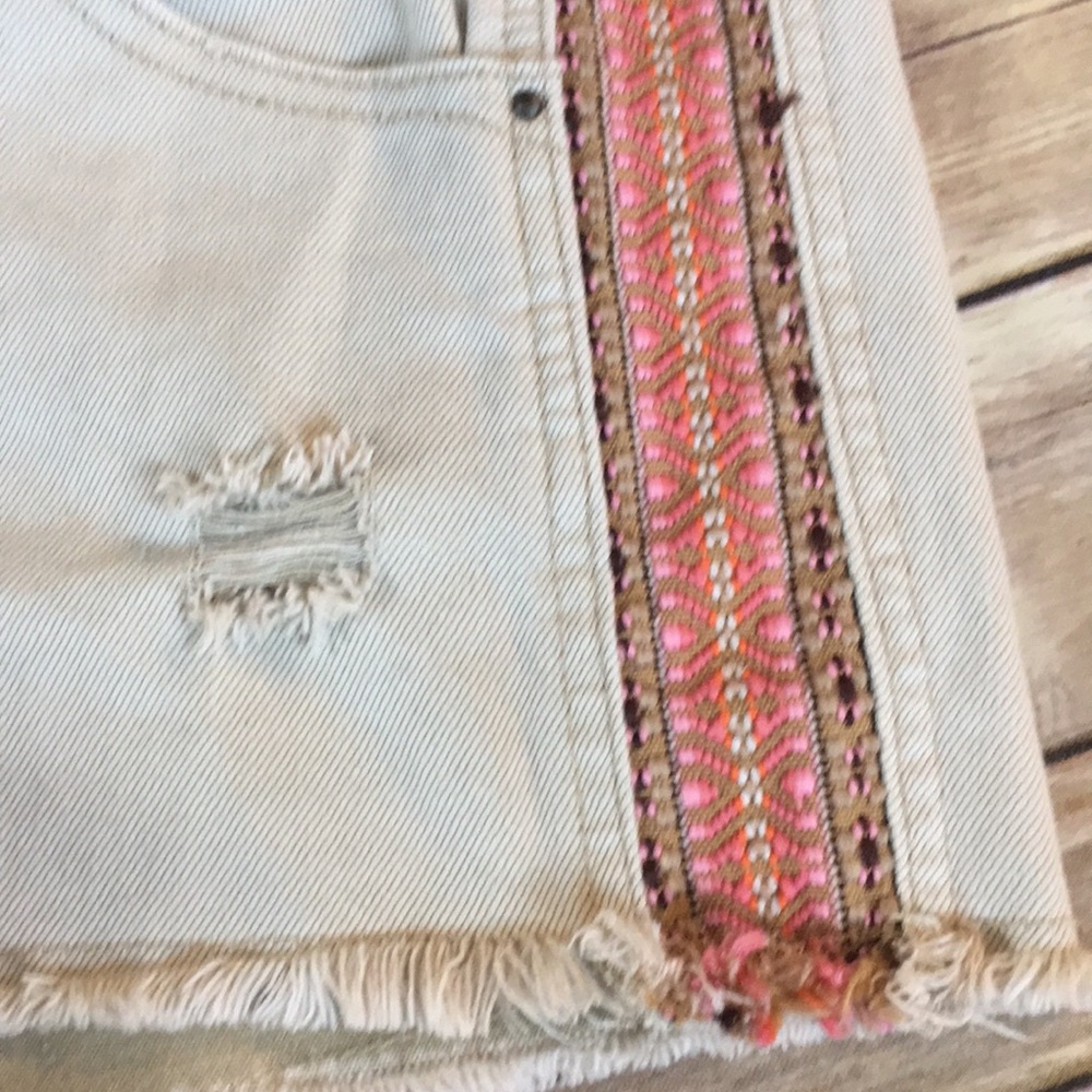 Hart Shorts - Picture 2 of 4